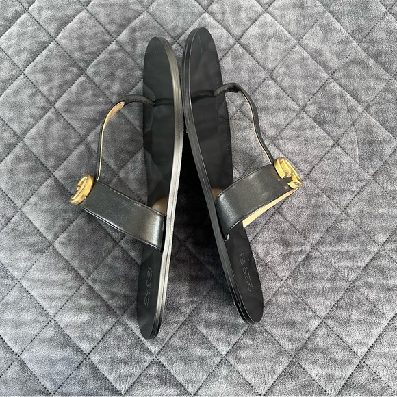 Gucci Sandals Women Size 42 or 12 GG Black Gold Leather Thong Shoe Flat T strap - Picture 10 of 13